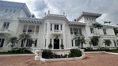 laperal mansion.